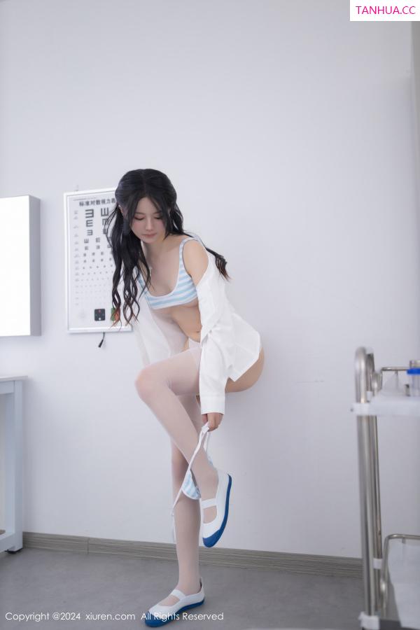   [XiuRen]高清写真图 2024.07.12 No.8852 幼幼 JK制服第22张图片